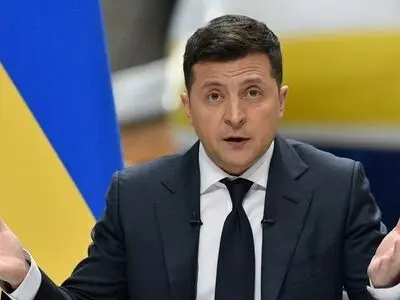 انتقاد نخست‌وزیر پیشین ژاپن از زلنسکی