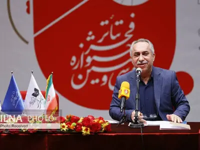 راه برون‌رفت از رویدادهای ناگوار هنر انقلاب دور شدن از سلیقه شخصی مدیران است/ این فکر که فرهنگِ انقلاب تمام شده یک پُز روشنفکریِ دروغین است
