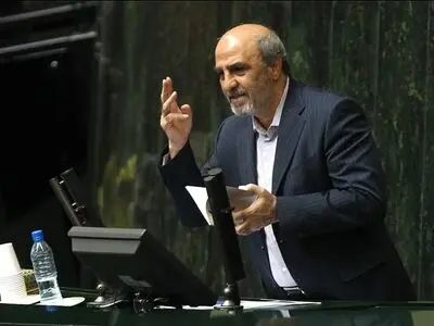 مجلس از توضیحات وزیر ورزش قانع نشد/ اولین کارت زرد به گودرزی