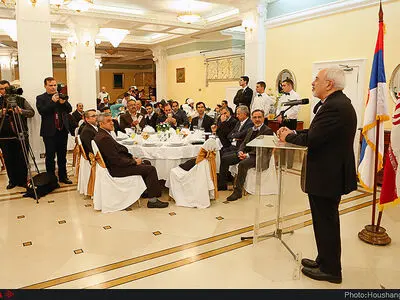 دیدار وزیر امور خارجه کشورمان با ایرانیان مقیم بلگراد 