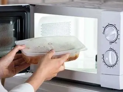 غذای داغ را در این ظروف به هیچ وج نگذارید 