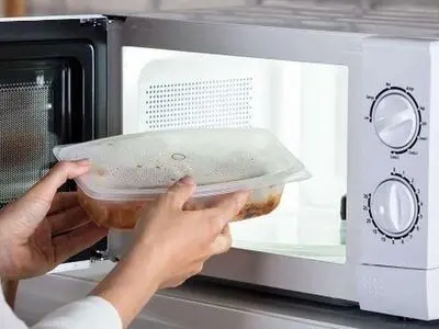 غذای داغ را در این ظروف به هیچ وج نگذارید 