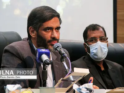نباید مناطق آزاد و ویژه را دشمن نظام تلقی کنند 