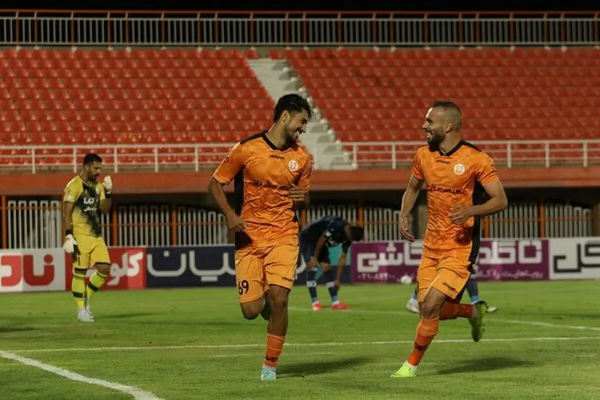 کاظمیان: چرا پرسپولیس را تشویق کردید؟