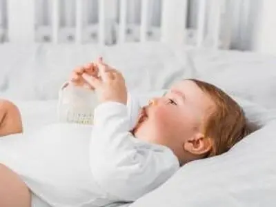 نحوه نگهداری شیر مادر در یخچال ، فریزر و دمای اتاق