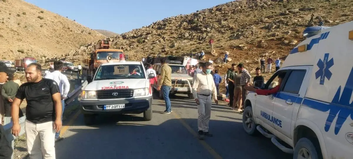 انتقال ۴ نفر از مصدومان حادثه واژگونی اتوبوس خبرنگاران به فرودگاه ارومیه