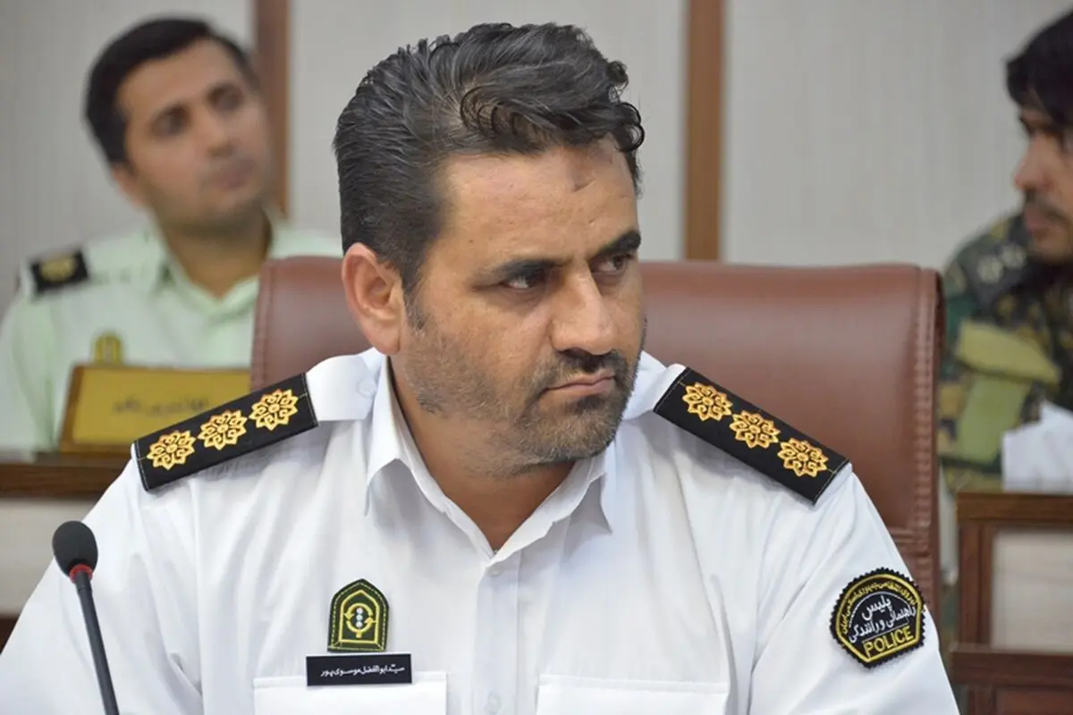 عدم توقف در بزرگراه‌ها برای عکاسی از حادثه آتش‌سوزی در پالایشگاه
