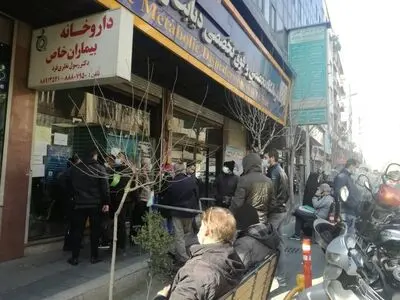 سرگردانی بیماران خاص میان داروخانه‌های شهر برای تهیه دارو/ نماینده مجلس:‌ داروهای کمیاب در بازار آزاد با چندین برابر قیمت پیدا می‌شوند!