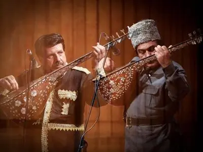 دوتارنوازی قزلباش‌ها و نوای الونیه و آوای عاشیق ها در گرگان پیچید