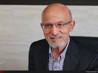 آمریکایی‌ها منافع خود را در آشوب و جنگ‌آوری می‌بینند/ برای مقابله به مثل هیجانی نشویم/ صهیونیست‌ها کاخ سفید را اداره می‌کنند
