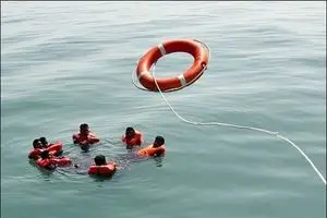 4 نفر از خطر غرق شدن در سواحل جزیره قشم نجات یافتند