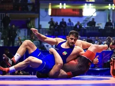 فینالیست‌های ۳ وزن کشتی آزاد مشخص شدند/ پهلوان مازندرانی فینالیست شد