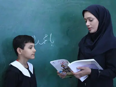 استخدام ۱۹۷ هزار معلم از میان نهضتی‌ها و حق‌التدریسی‌ها/ تعیین تکلیف رتبه‌بندی معلمان در بودجه‌۱۴۰۰