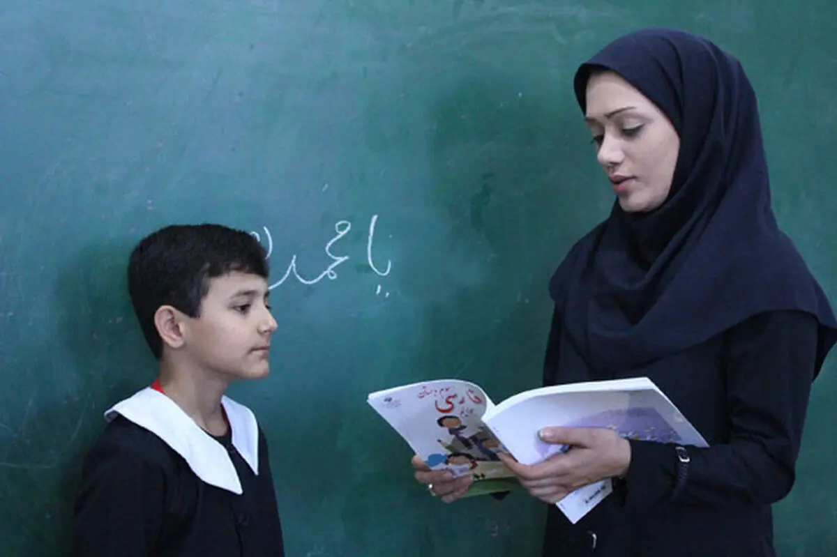 استخدام ۱۹۷ هزار معلم از میان نهضتی‌ها و حق‌التدریسی‌ها/ تعیین تکلیف رتبه‌بندی معلمان در بودجه‌۱۴۰۰