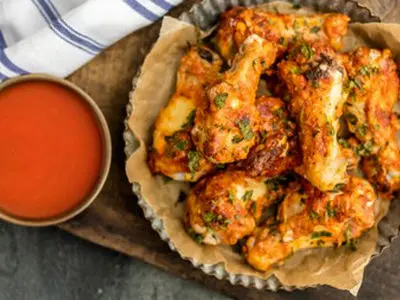 طرز تهیه کتف و بال مرغ در فر