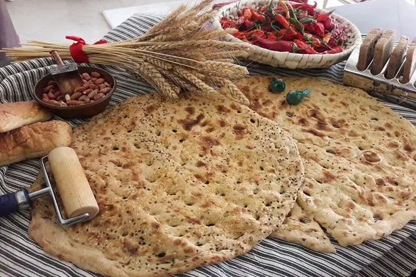 توسعه فرهنگ مصرف نان کامل از دستاوردهای مهم استان مرکزی است / رتبه نخست کشور در ترویج نان کامل
