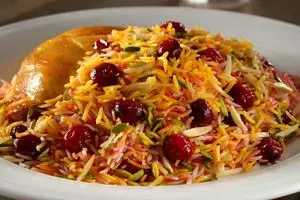 طرز تهیه آلبالوپلوی مجلسی؛ یک غذای خوش‌عطر تابستانی