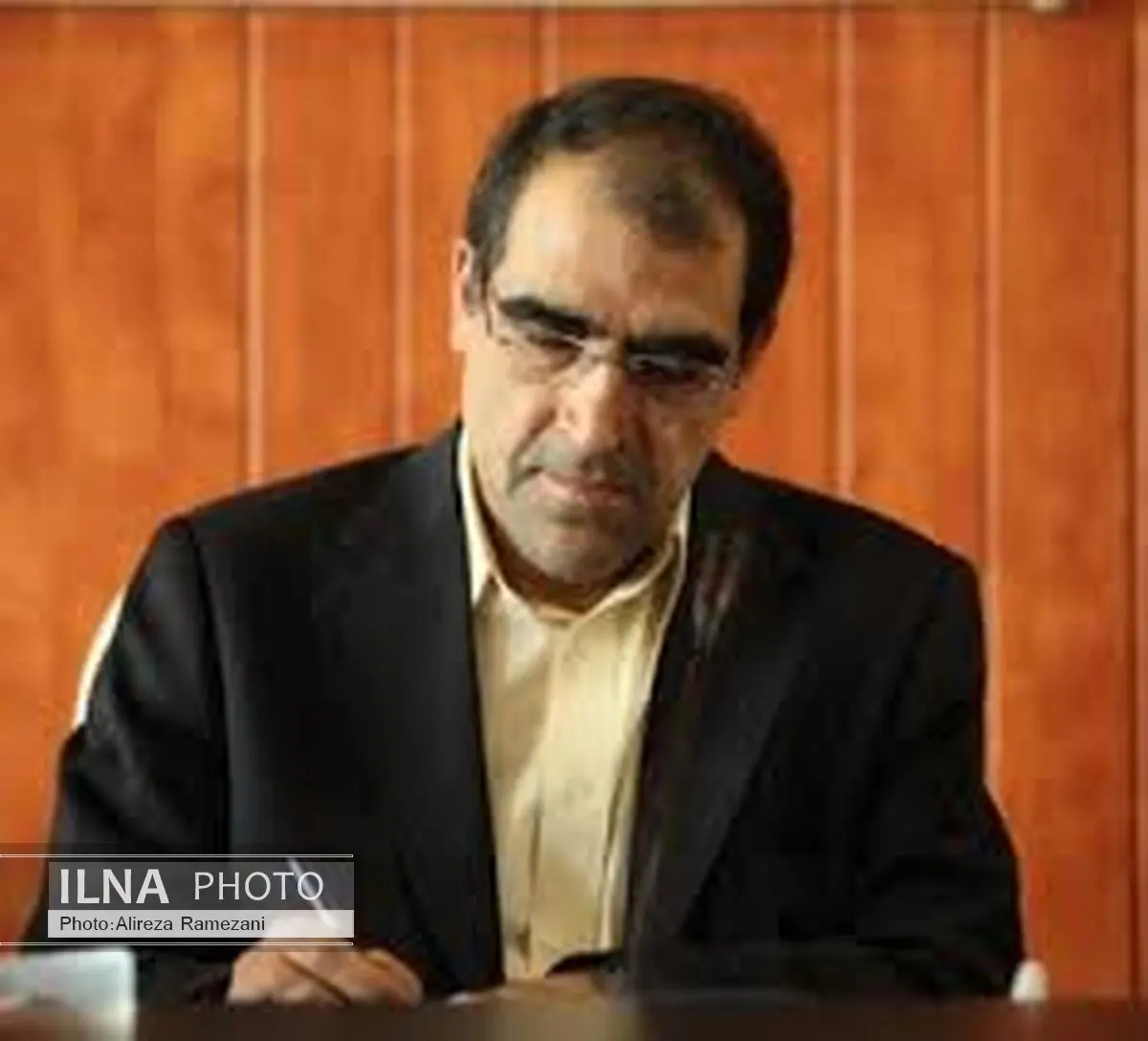 وزیر بهداشت خواستار اعلام سریعتر نتیجه پرونده فوت کیارستمی شد 