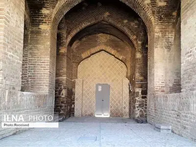 محوطه کاروانسرای تاریخی آوج ساماندهی شد