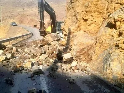 حذف دو نقطه حادثه خیز محور روستایی سیبستان از توابع بخش چندار 