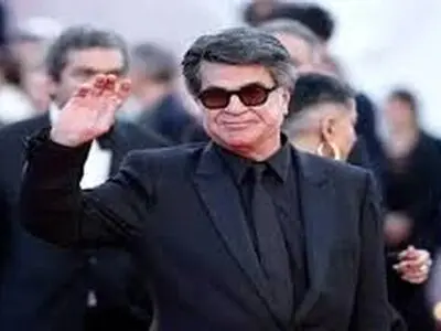 استقبال سینماگران از جعفر پناهی در فرودگاه/فیلم