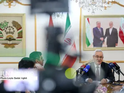 نشست خبری سفیر تاجیکستان