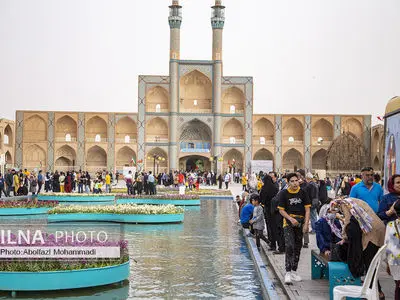 گردشگران نوروزی در مجموعه تاریخی امیرچقماق