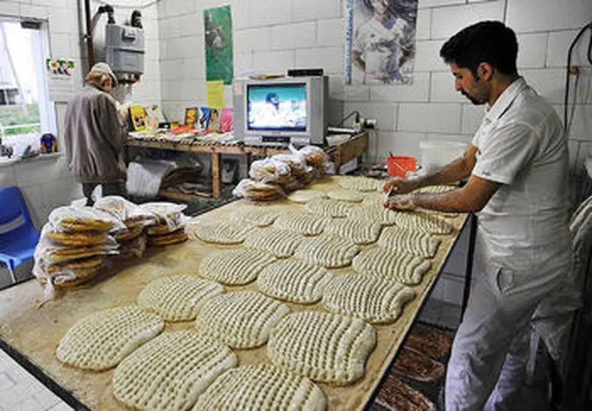 "بیکاری" یکی از تبعات آزادسازی مجوز نانوایی‌های سنتی است/ آزادسازی قیمت نان چرخ زندگی کارگران را به گِل می‌نشاند