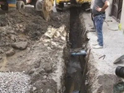جلوگیری از هدر رفت آب با رفع نشتی خط انتقال لاهیجان 