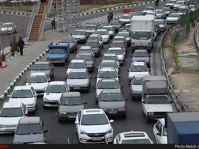 ترافیک و کمبود جای پارک جدی‌ترین چالش‌های کلانشهر کرج هستند