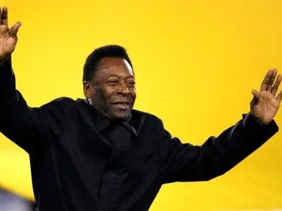 وفاة أسطورة کرة القدم البرازیلي بیلیه