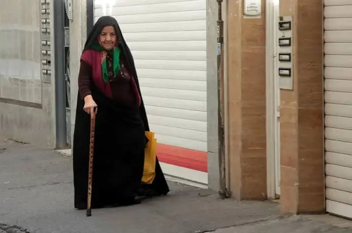اعتراض بازماندگان به حذف حق اولاد/ مگر مستمری چقدر است که آن را قیچی میکنند؟!