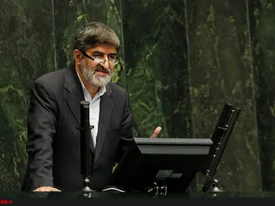 گلایه‌ مطهری از لاریجانی؛ هیات رییسه از عوامل بیرونی تاثیر می‌پذیرد/خروج از NPT و برجام پاسخ روشن ایران به آمریکا باشد