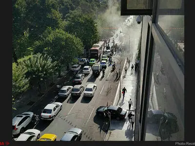 مردی که سوخت می‌خواست شهرداری را به آتش بکشد/تلاش مرد برای سوزندان فرزند خردسال و همسر 