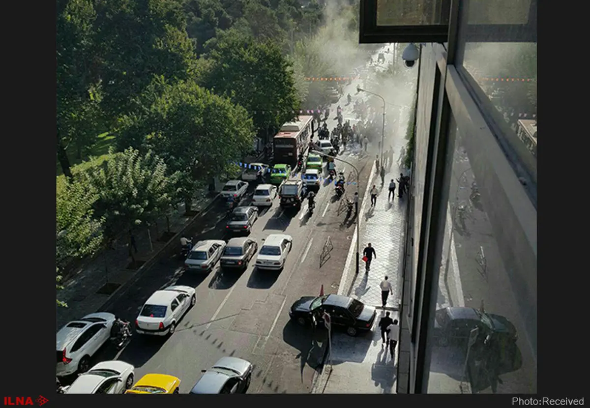 مردی که سوخت می‌خواست شهرداری را به آتش بکشد/تلاش مرد برای سوزندان فرزند خردسال و همسر 