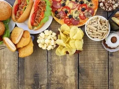 خطرات غذاهای فوق فرآوری‌شده؛ چه غذاهایی فوق فرآوری‌اند؟