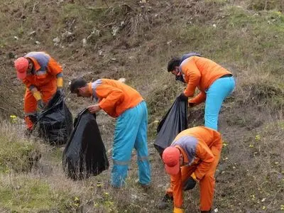 پاک‌سازی 7882 هکتار از حریم جاده‌های استان مرکزی 