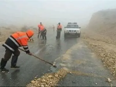 35 جاده در کشور مسدود است