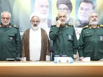 فیلم لحظه اعلام رمز عملیات وعده صادق۲ و گفت‌وگوی تلفنی با رئیس‌جمهور