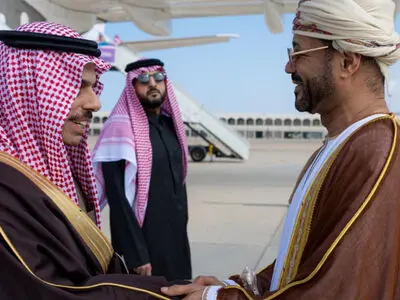 بن فرحان وارد مسقط شد