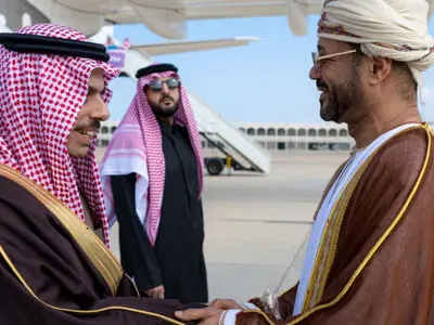 بن فرحان وارد مسقط شد