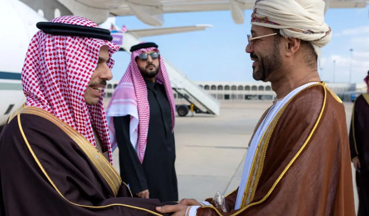 بن فرحان وارد مسقط شد