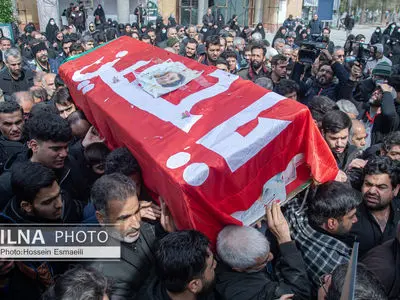  تدفین پیکر شهدای حملات آمریکا و رژیم صهیونیستی در بهشت زهرا (س) 