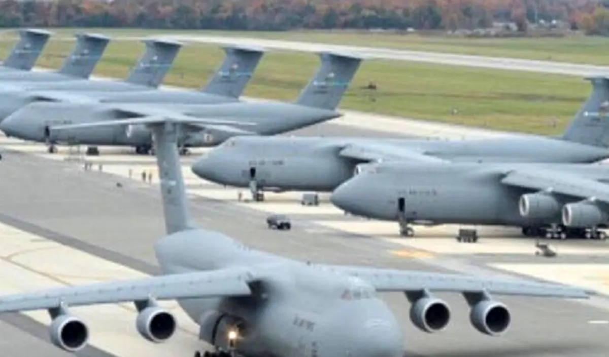 رصد یک فروند هواپیمای ترابری نظامی آمریکا در پایگاه هوایی «لاجیس