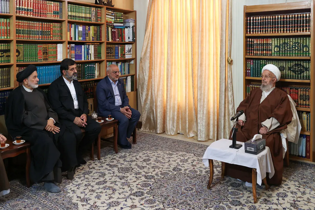  حاجی میرزایی با آیت‌الله مکارم شیرازی دیدار کرد