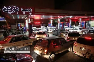 محدودکردن سوختگیری با کارت در پمپ بنزین ها فقط اعصاب مردم را خرد می کند
