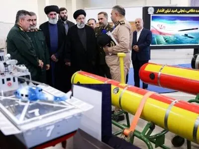 بازدید یک و نیم ساعته رئیسی از نمایشگاه آخرین دستاوردهای فناورانه وزارت دفاع