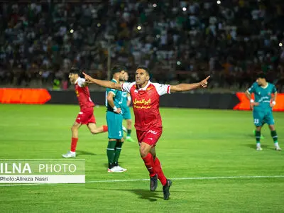 پرسپولیس با سه گل تیم شمس آذر قزوین را شکست می‌دهد