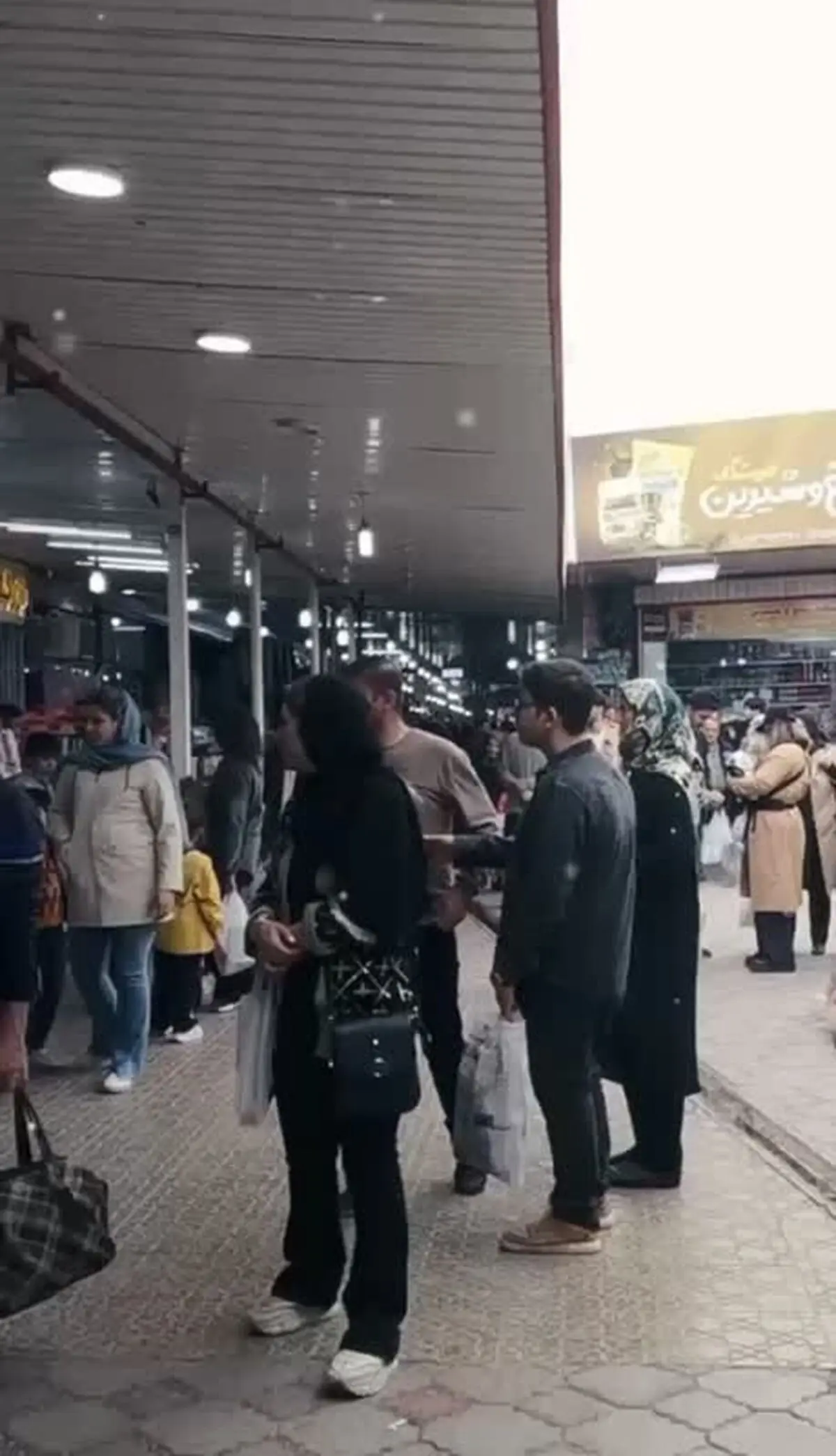 استقبال مسافران و گردشگران نوروزی از مراکز خرید و جاذبه های گردشگری منطقه آزاد ارس