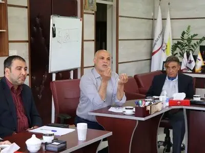  کمک به راه اندازی طرح های صنعتی در راستای تحقق جهش تولید 